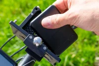 raze-cat Handyhalterung fürs Fahrrad mit Akkufach | POWER MOUNT slim